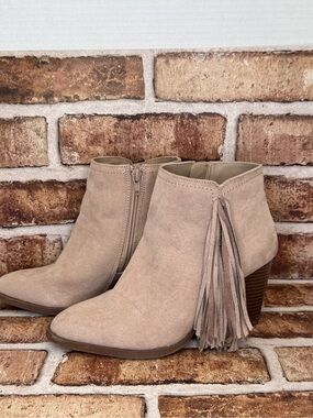 Qupid Tiber Faux Suede Fringe Ankle Booties - Blush